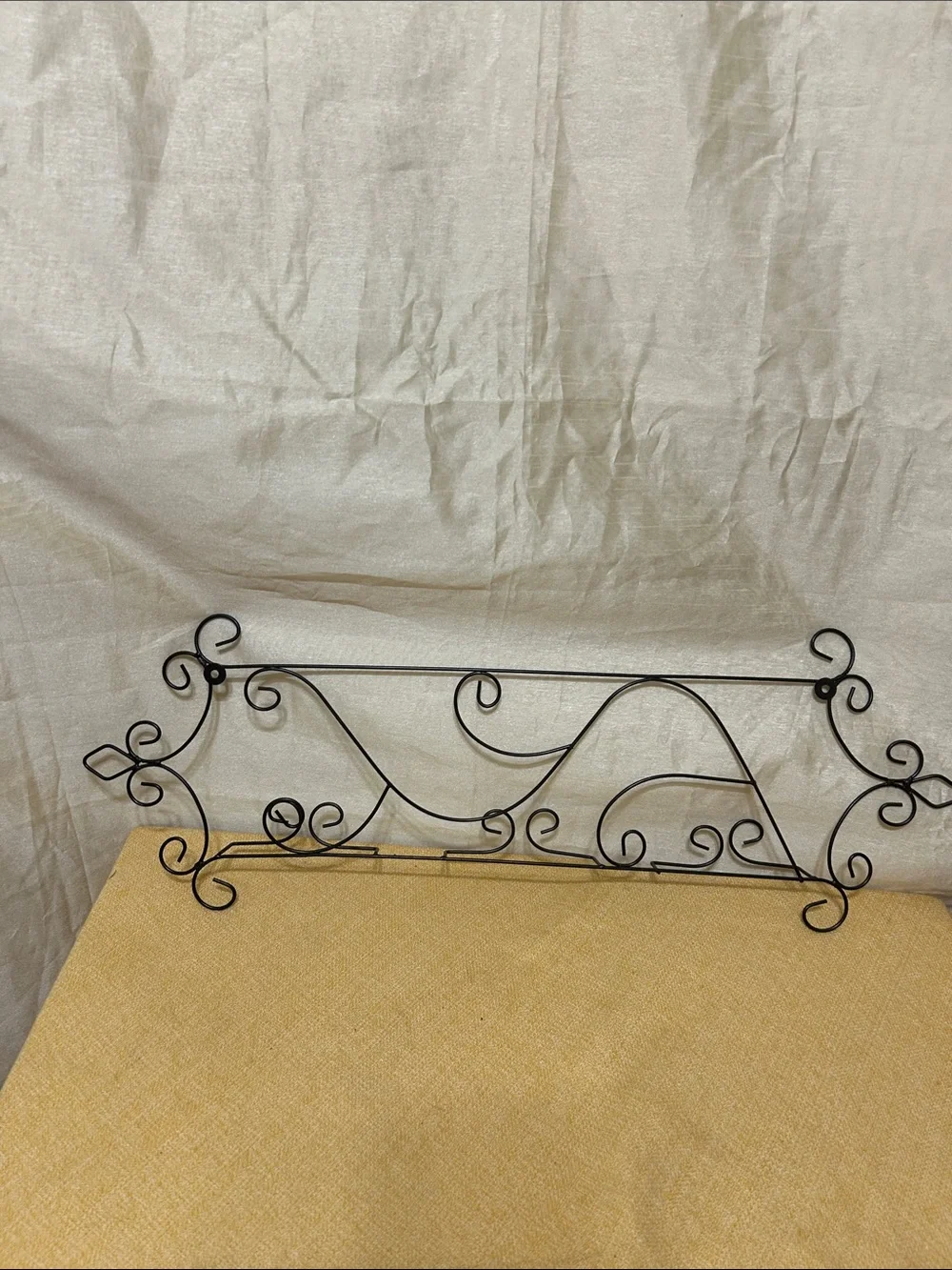 Black Metal Horizontal Petite Wall Plate Rack
